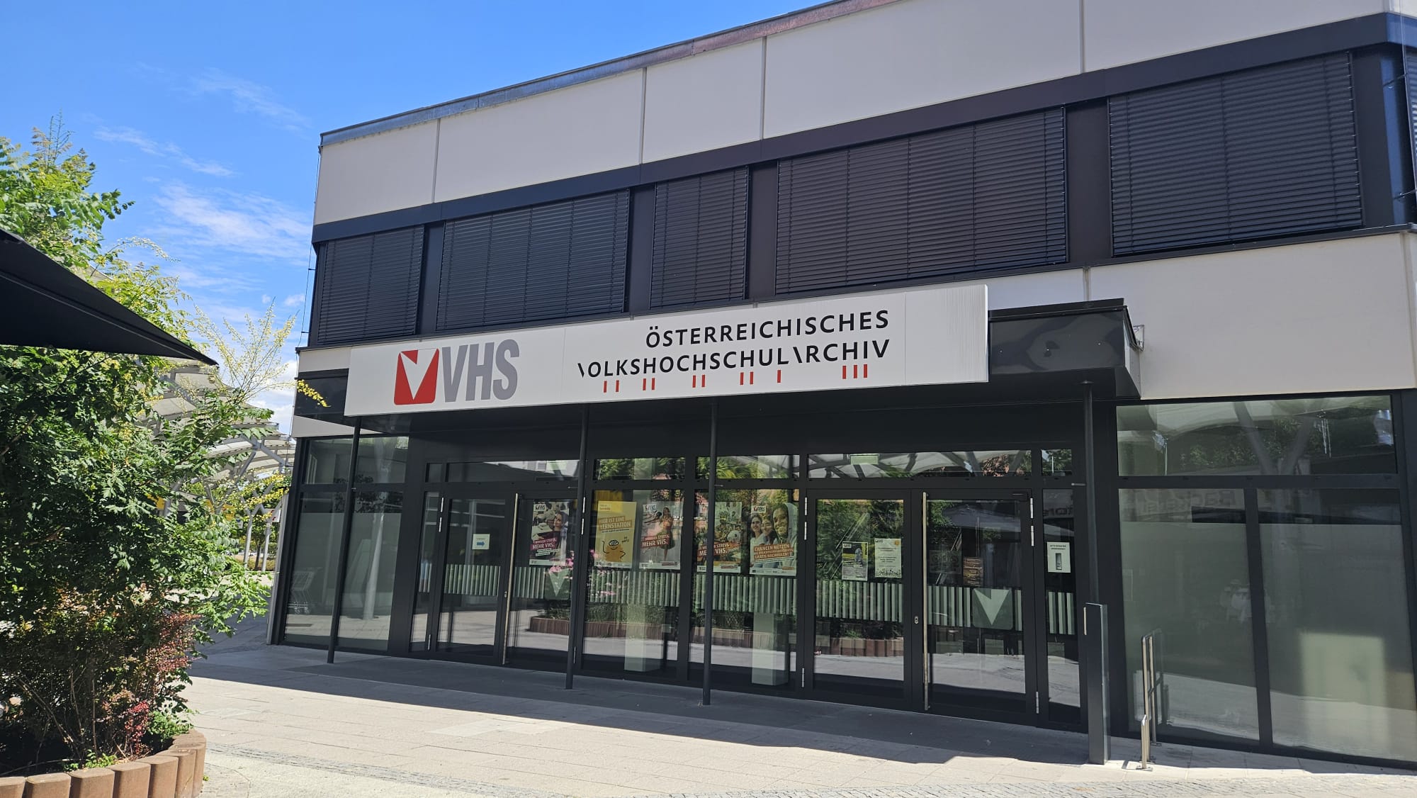 Vorderansicht VHS Grossfeldsiedlung